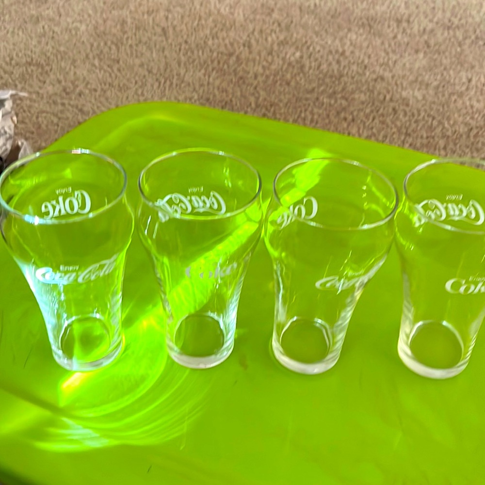 Vintage 1987-88 Coca-Cola Glasses Set of 4 - Picture 1 of 3